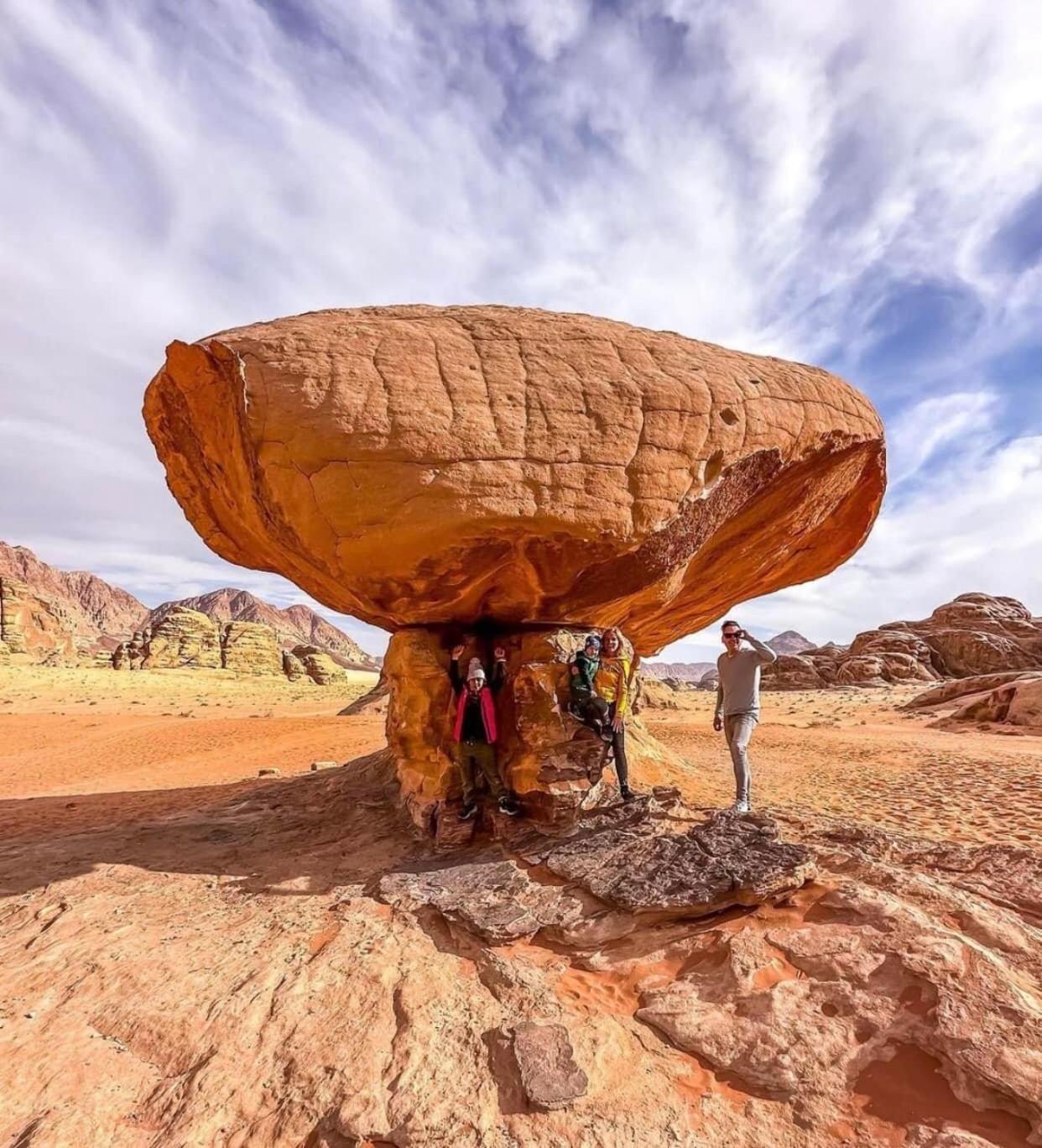 Tamim Luxury Wadi Rum Camp Kültér fotó